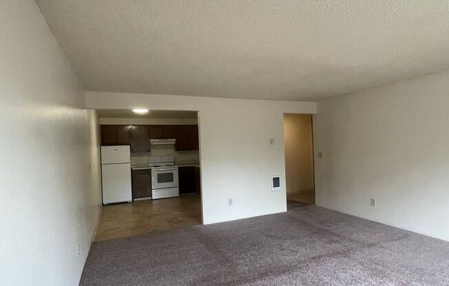 2 beds, 1 bath, 800 sqft, $1,295, Unit 07