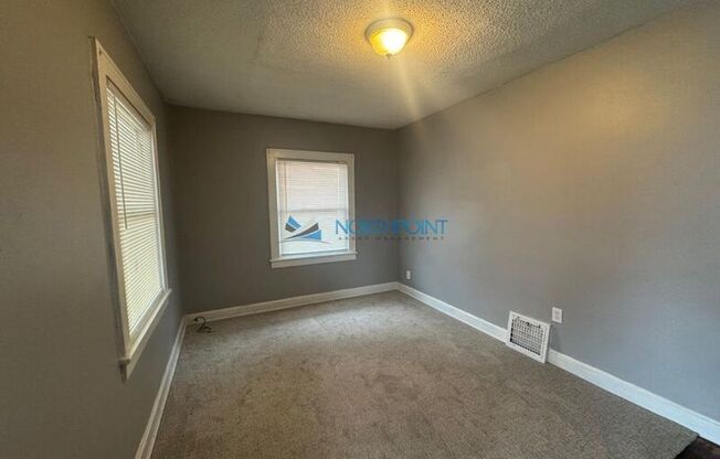 604 1/2 LOWELL AVE