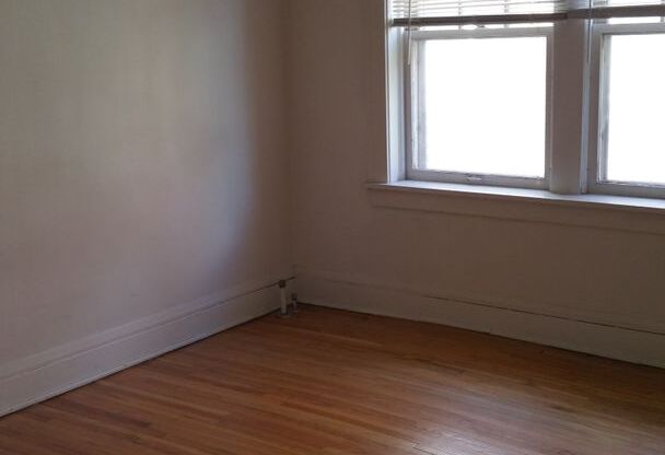 1 bed, 1 bath, 720 sqft, $950, Unit 43-10