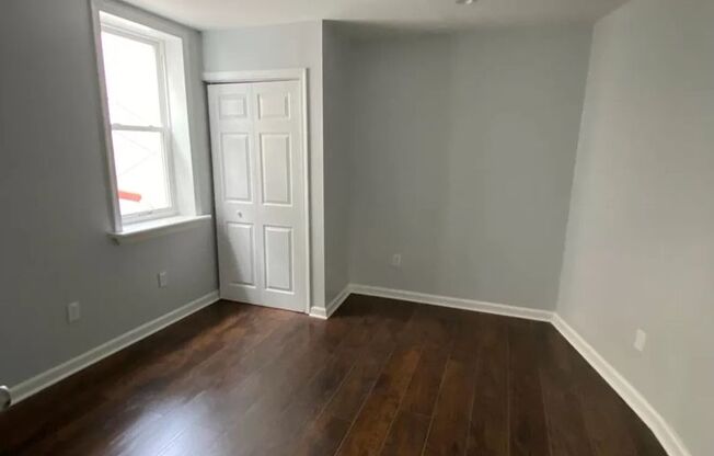 1 bed, 1 bath, 500 sqft, $925, Unit 2R