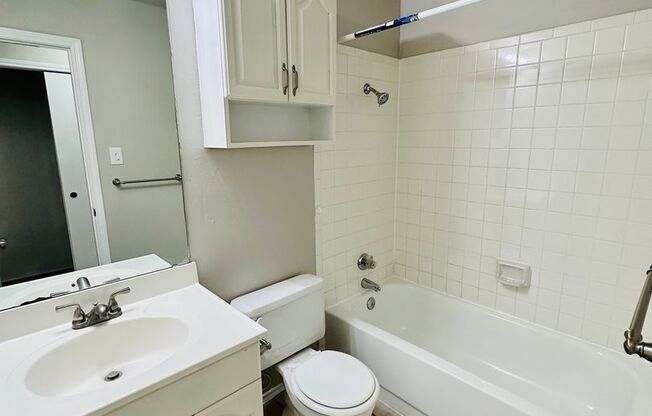 2 beds, 2 baths, $1,795, Unit # 2028