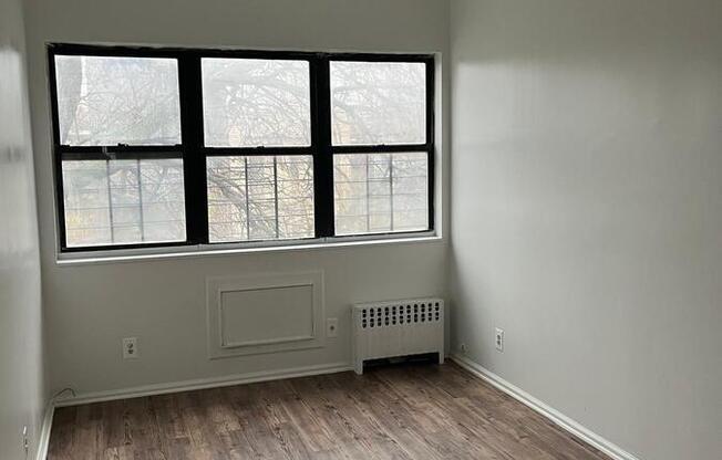 387 SHEPHERD AVE