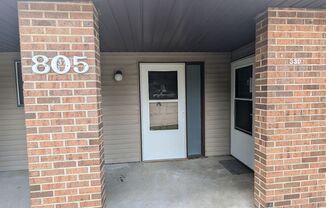 2 beds, 1.5 baths, 900 sqft, $1,150, Unit Apt B