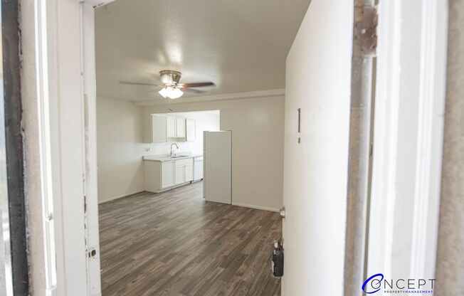 2 beds, 1 bath, 810 sqft, $1,249, Unit 01