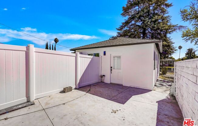 6633 1/2 BELMAR AVE