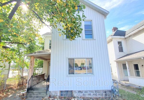 1373 MCKINLEY AVE