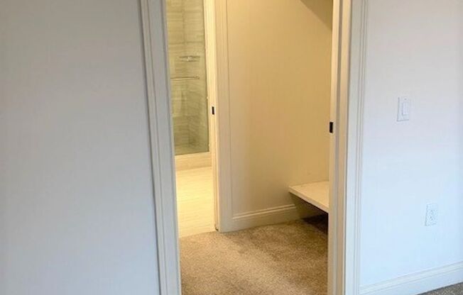 1 bed, 1 bath, 738 sqft, $1,900, Unit 305W