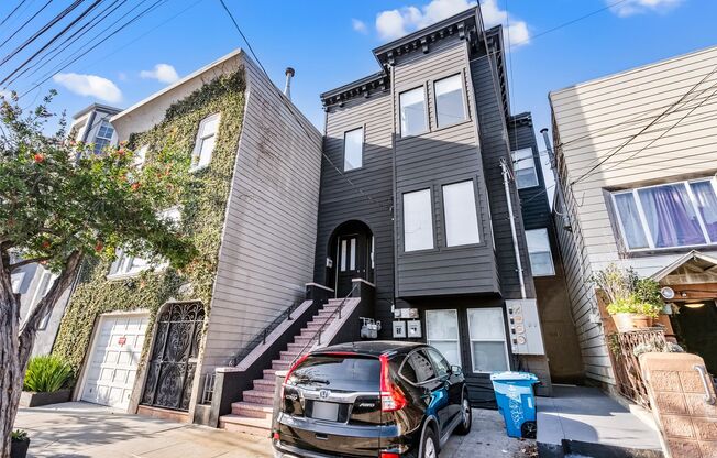 2888-2890 Harrison St / 91 Balmy Ave
