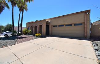 2615 E CLAIRE DR