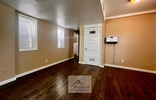 2425 W Platte Ave