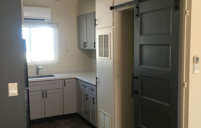 Studio, 1 bath, 380 sqft, $895, Unit 3