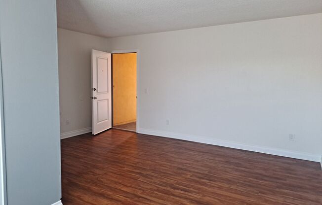 1 bed, 1 bath, 700 sqft, $2,395, Unit 07