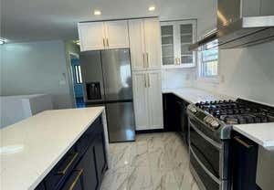 1 bed, 1 bath, 800 sqft, $2,400