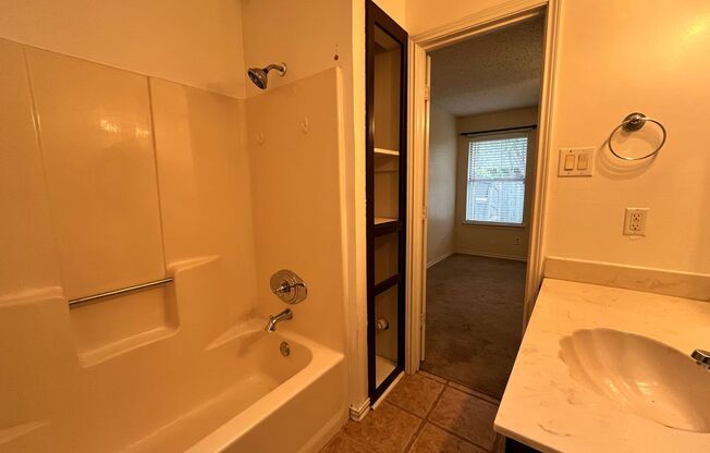 2 beds, 2 baths, $1,700