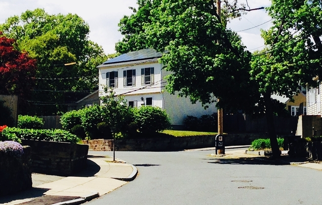 43 FAIRLANE RD