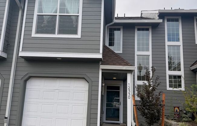 Bright & Spacious 2BR + Loft | Vaulted Ceilings, Fireplace & Deck!