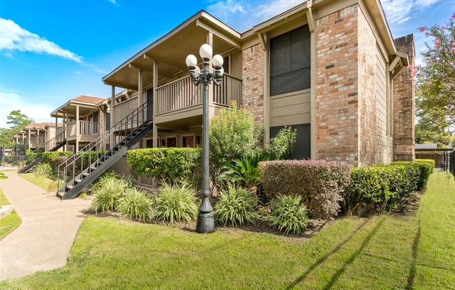 Canterbury Court Apartments