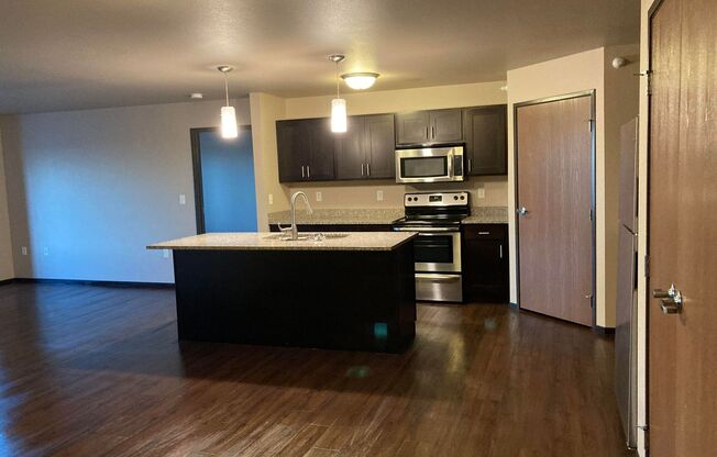 3 beds, 2 baths, 1,462 sqft, $2,150, Unit 5312