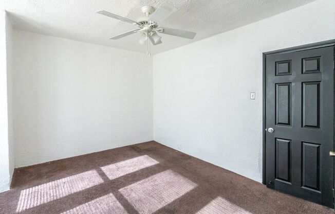 3 beds, 1 bath, $1,400