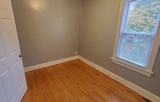 2 beds, 1 bath, $850, Unit 3