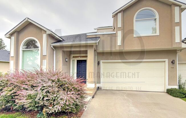 Beautiful Carnahan Crest Townhome