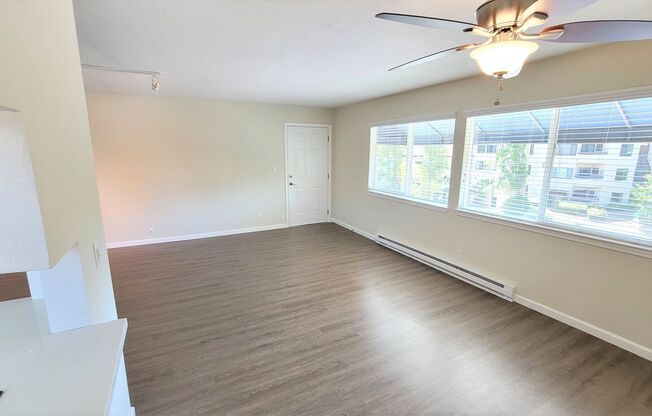 2 beds, 1 bath, $3,095, Unit 301