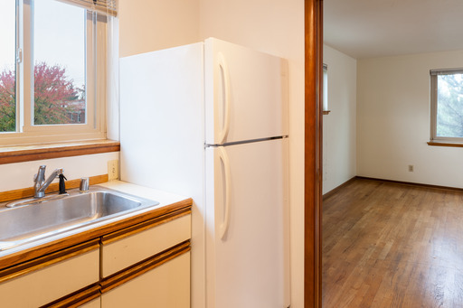 1 bed, 1 bath, 350 sqft, $995, Unit 104 Daniels Apartment