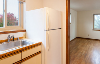 1 bed, 1 bath, 350 sqft, $995, Unit 104 Daniels Apartment