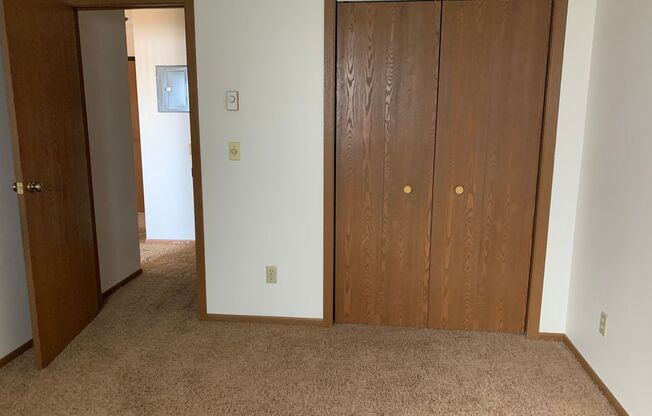 2 beds, 1 bath, 835 sqft, $695, Unit 205