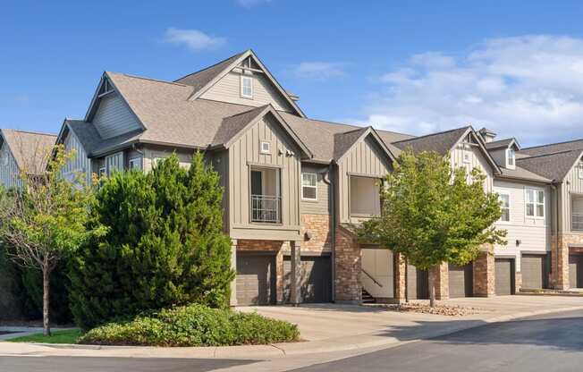 exterior view of Berkshire Aspen Grove luxury apartments Littleton, CO