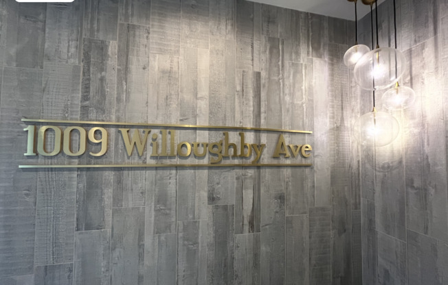 1009 WILLOUGHBY AVE