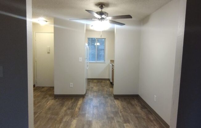 2 beds, 1 bath, 776 sqft, $1,325, Unit 045