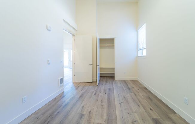 2 beds, 1 bath, 756 sqft, $1,825, Unit 1302