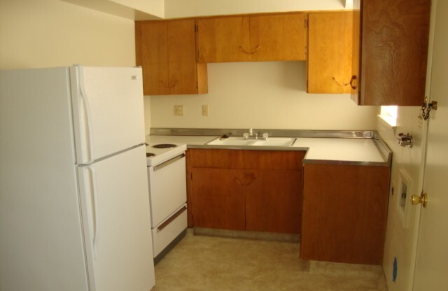 <b>One Bedroom Plus Office Southwest Reno Townhome<br><br>