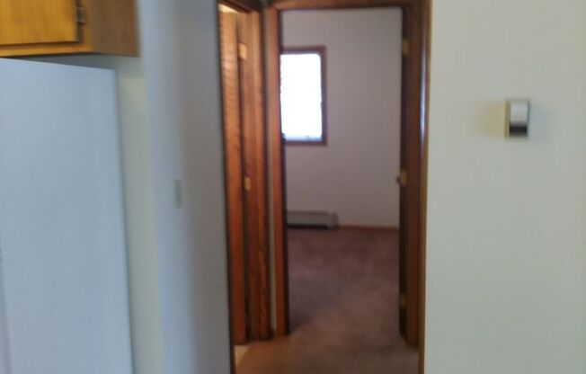 2 beds, 1 bath, 700 sqft, $1,125, Unit Unit 2