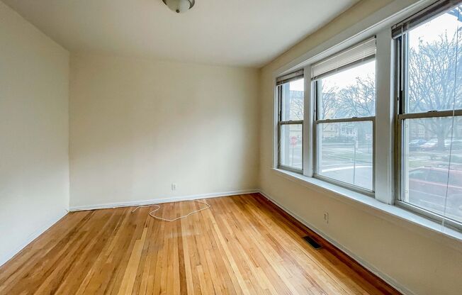 1 bed, 1 bath, 710 sqft, $1,775, Unit 1942-1