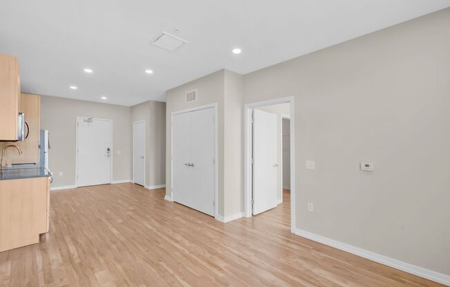 1 bed, 1 bath, 614 sqft, $2,140, Unit 325