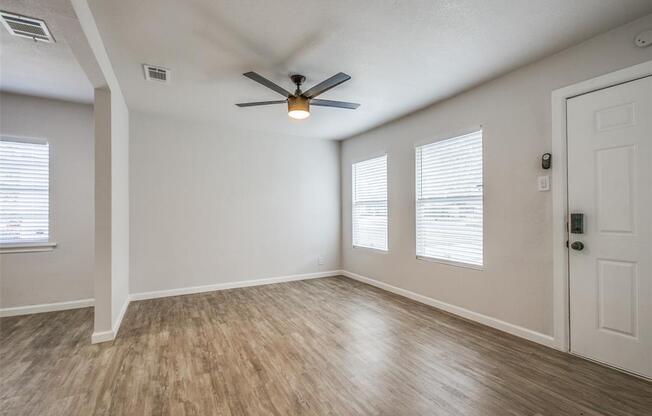 637 N 4 ST