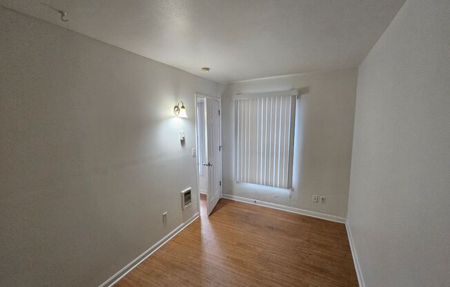 2 beds, 1 bath, $1,195, Unit 184