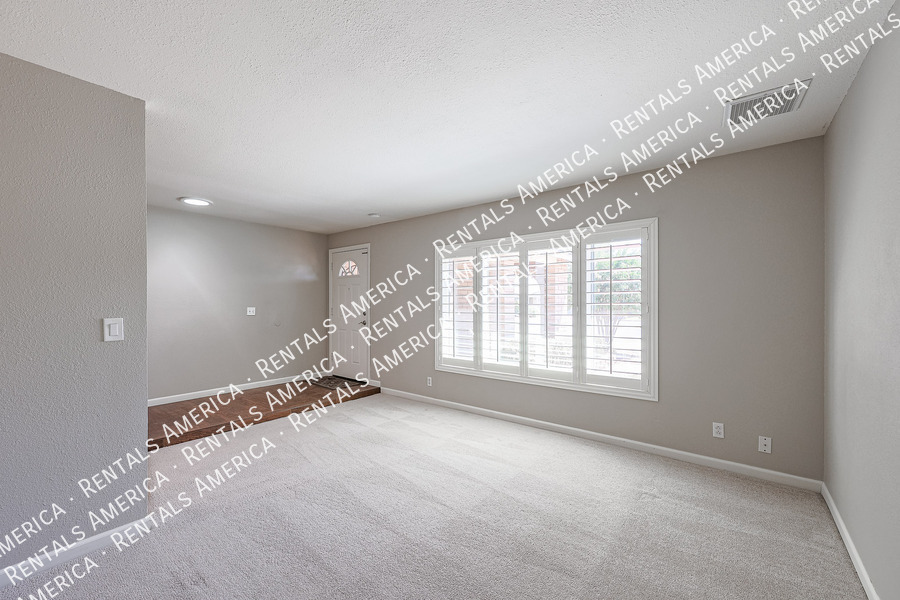 1360 W ESPLANADE ST