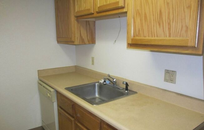 2 beds, 1 bath, $1,545