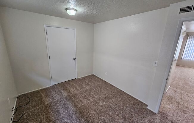 2 beds, 1 bath, $1,250, Unit 161