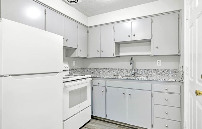 2 beds, 1 bath, $1,195, Unit 144