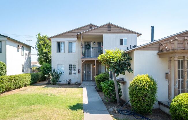 Prime Location Apartment with Remodeled Kitchen & Brand-New Stove