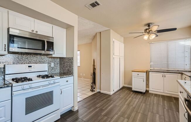 6568 LEMITAR DR LAS VEGAS, NV 89108