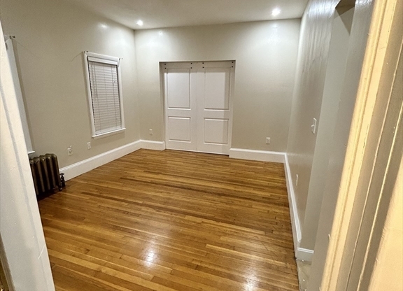 23 HOLMFIELD AVE