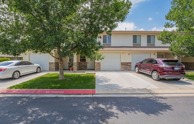2475 THERESEA LN