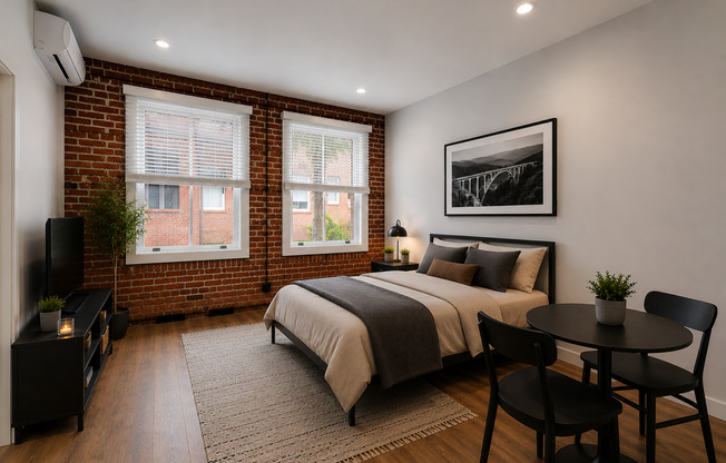 Studio, 1 bath, 295 sqft, $1,950, Unit 212