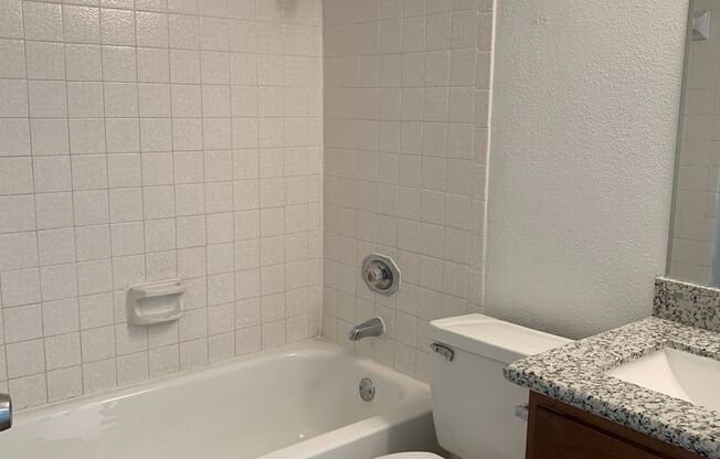 2 beds, 2 baths, 1,003 sqft, $1,120, Unit 2906