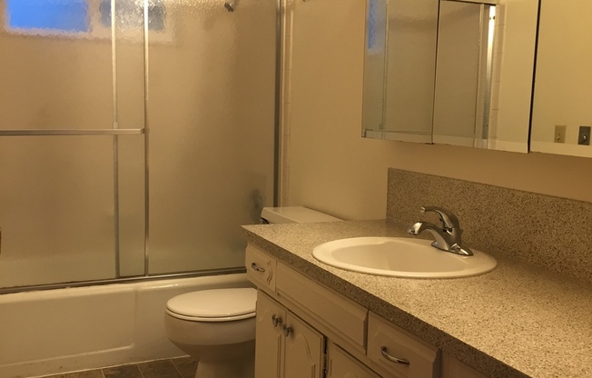 2 beds, 1 bath, 800 sqft, $1,775, Unit 203